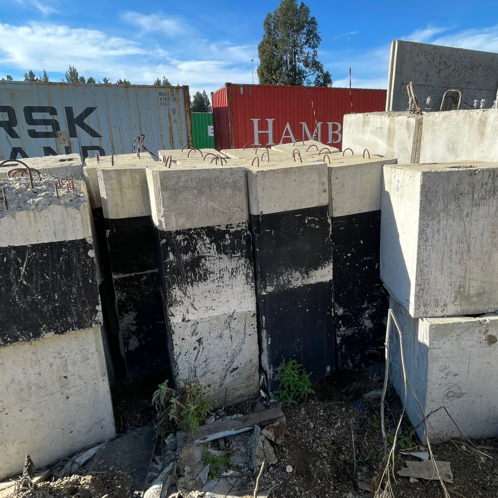 Bases de Hormigón Armado con Pernos de Anclaje